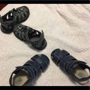 Boys sandals size 2